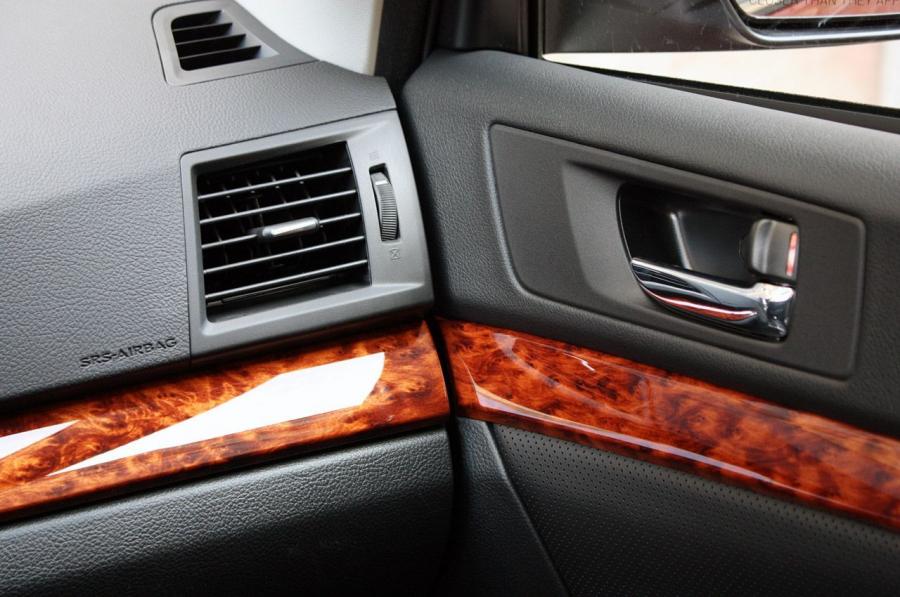  Subaru Legacy 2.5GT 2010 года  (фото 13 из 82)